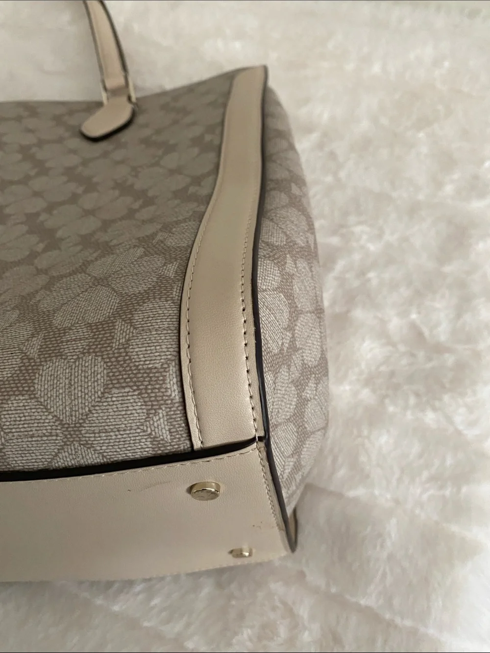 Kate Spade New York Signature Spade Flower East West Laptop Tote in Dark Beige